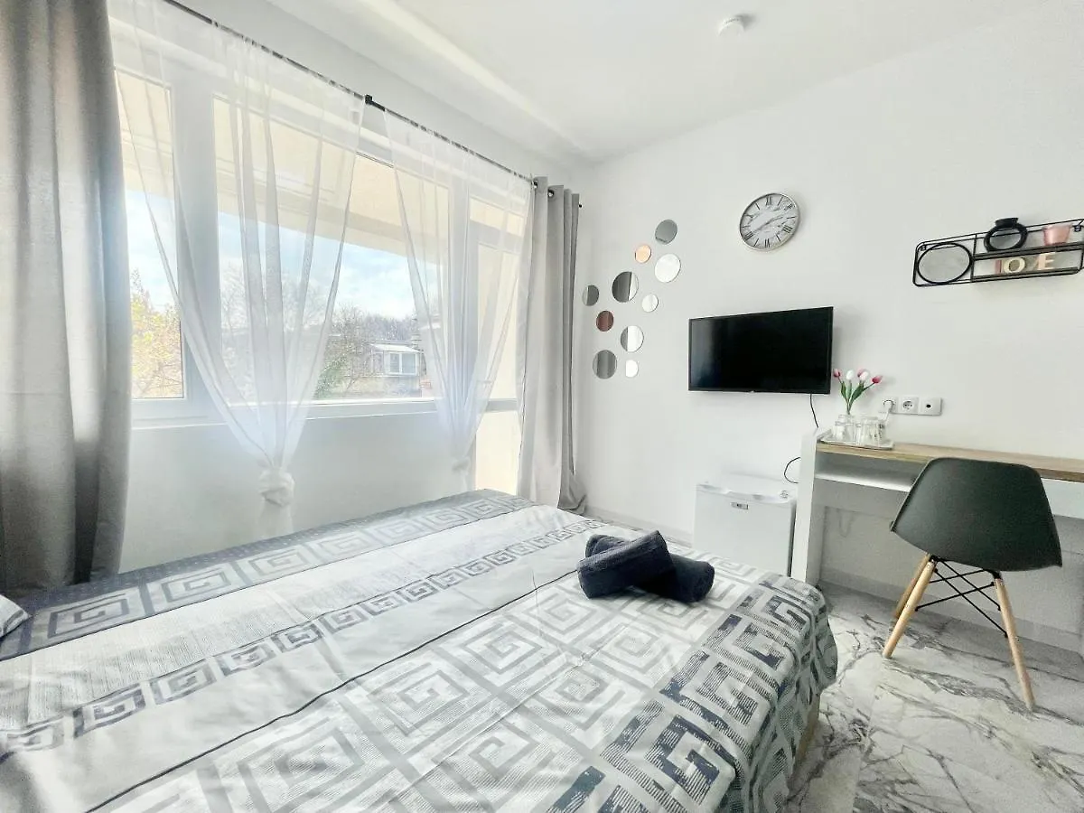Апартаменты Glassroom- Самостоятелна Стая Private Room Варна